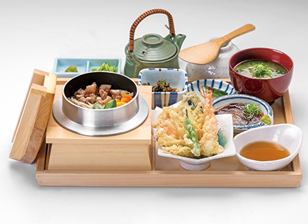 鶏釜飯と天ぷら定食
